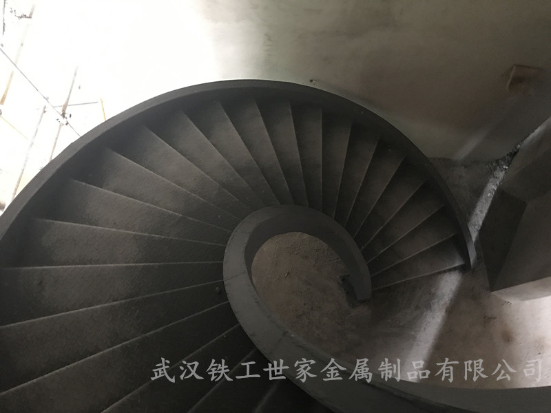 武汉售楼部弧形旋转楼梯-武汉铁工世家金属制品有限公司